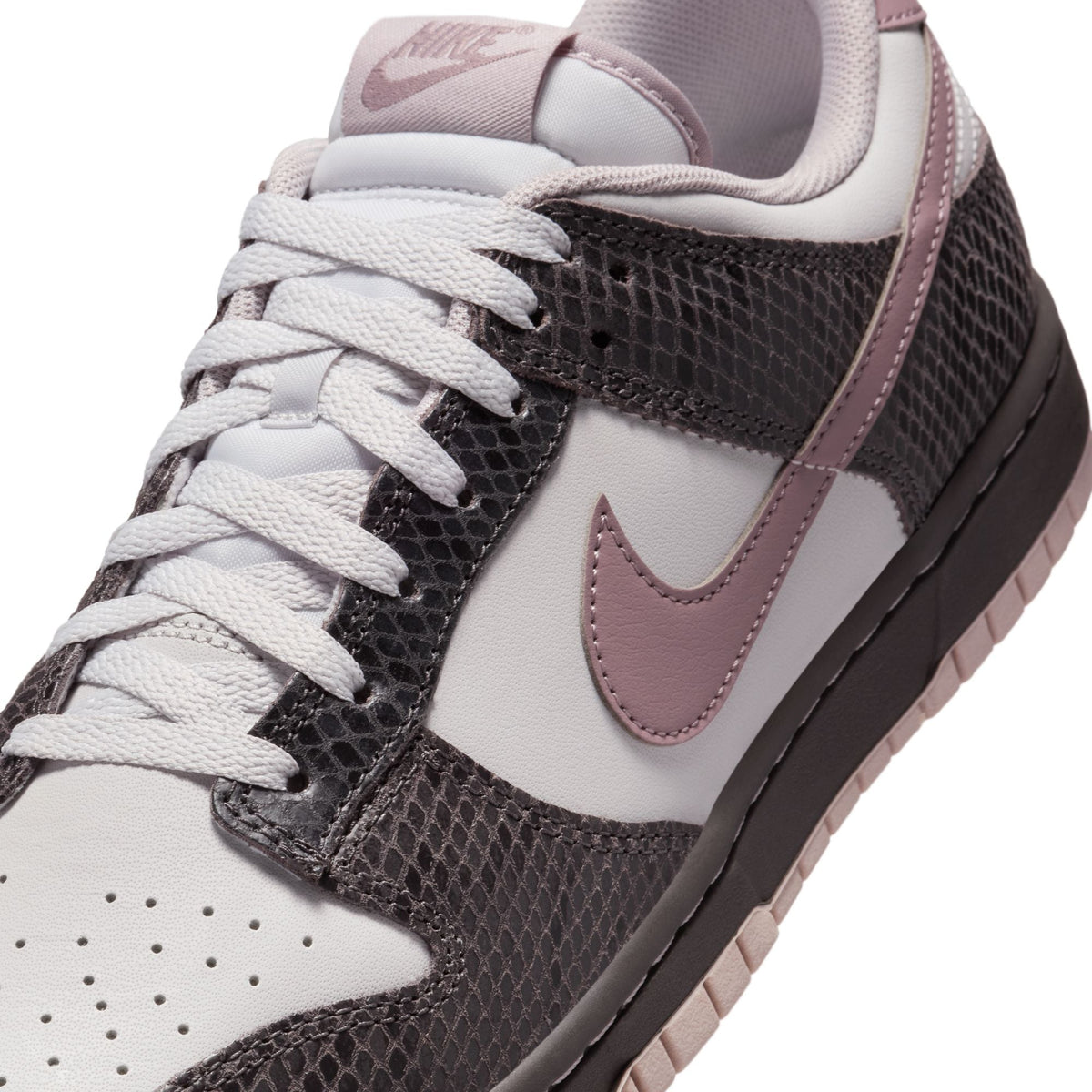 Nike Dunk Low SE Taupe Grey