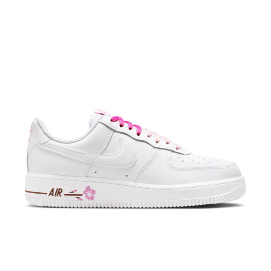 Womens Nike Air Force 1 07 SE White/Pink